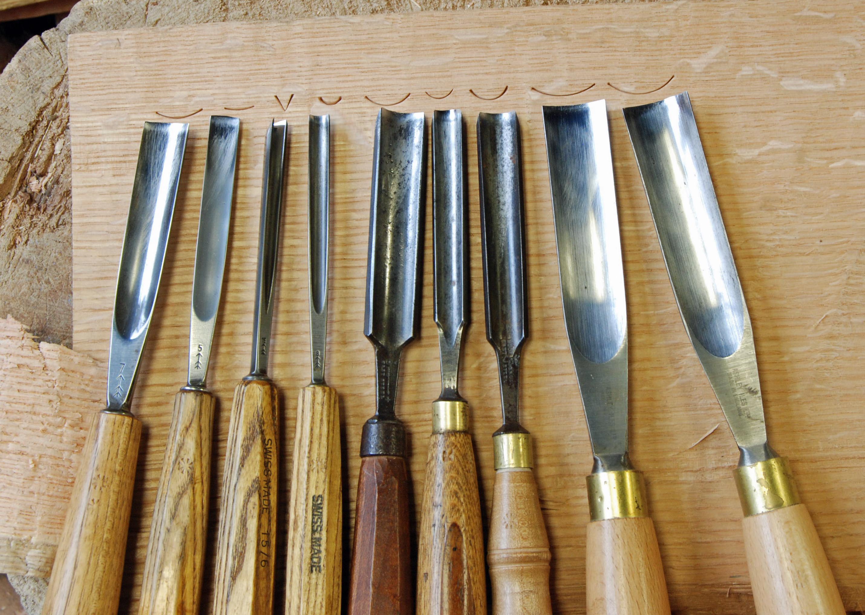 Carving tools I use for oak furniture Peter Follansbee 